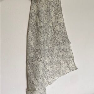 Elegant Gray Floral Bandana